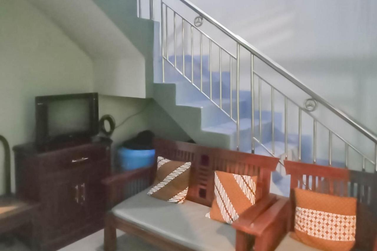 Triyoga Homestay Syariah Redpartner Sangkanurip Exterior foto